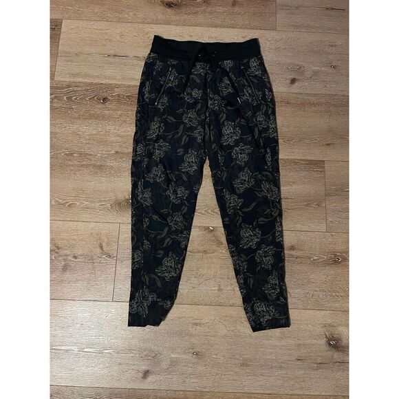 Athleta Womens Size 2 Green Elastic Waist Trekkie North Printed Jogger Pants - Picture 1 of 3